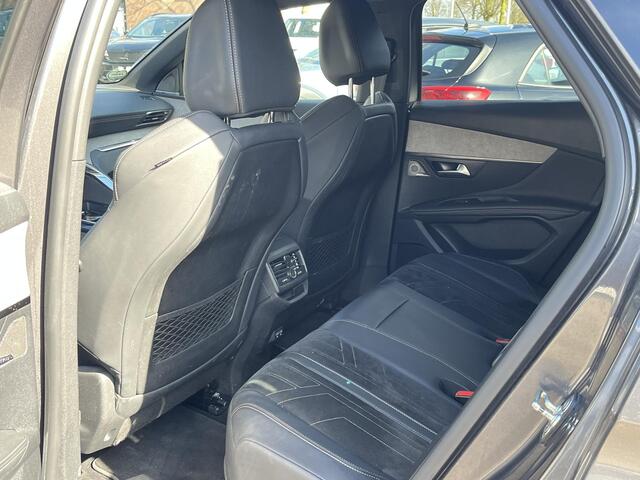 Peugeot 3008 1.6 HYbrid 225 GT Pack Business BLACK PACK | BOMVOL!! | ELKT. ACHTERKLEP | STOELVERWARMING | APPLECARPLAY | RIJKLAAR MET 12 MND BOVAG GARANTIE | ACHTERUITRIJ CAMERA | ADAP. CRUISE | DODE HOEK |