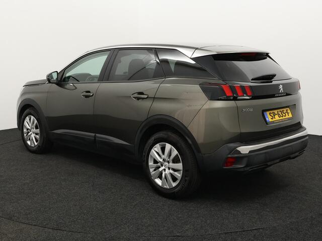 Peugeot 3008 1.2 PureTech Active Apple Carplay/Android Auto, Bluetooth, Navigatie, Cruise control, Rijstrooksensor, Parkeersensor achter, Buitenspiegels elektrisch verstel- en verwarmbaar Hoge instap met veel ruimte in de auto. Luxe suv met alles erop en eraan.