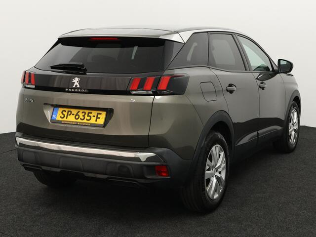 Peugeot 3008 1.2 PureTech Active Apple Carplay/Android Auto, Bluetooth, Navigatie, Cruise control, Rijstrooksensor, Parkeersensor achter, Buitenspiegels elektrisch verstel- en verwarmbaar Hoge instap met veel ruimte in de auto. Luxe suv met alles erop en eraan.