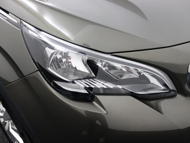 Peugeot 3008 1.2 PureTech Active Apple Carplay/Android Auto, Bluetooth, Navigatie, Cruise control, Rijstrooksensor, Parkeersensor achter, Buitenspiegels elektrisch verstel- en verwarmbaar Hoge instap met veel ruimte in de auto. Luxe suv met alles erop en eraan.