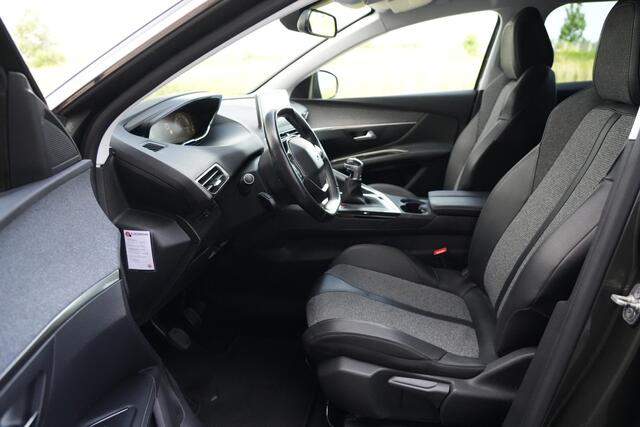 Peugeot 3008 1.2 PureTech Allure 131pk Navigatie/Trekhaak/Stoelverwarming
