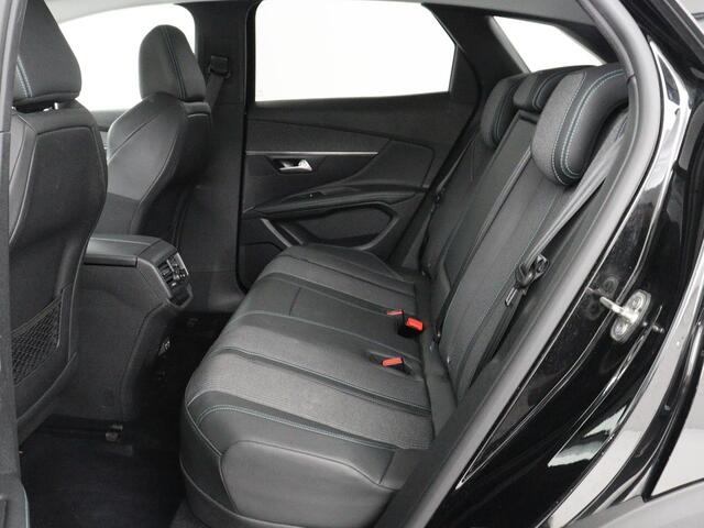 Peugeot 3008 1.6 HYbrid 225 Allure | SOH 95,8% | Trekhaak | Half leder | Carplay | Camera | Dodehoek detectie | Navigatie | Parkeerhulp | 18'' | Bluetooth | Climate control | Cruise control | PHEV | Plug In
