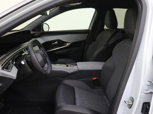 Peugeot 3008 e-3008 Allure Avantage 210 73 kWh LAGE STAND!