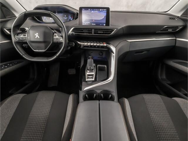 Peugeot 3008 1.2 PureTech Sport Automaat (APPLE CARPLAY, GROOT NAVI, TREKHAAK, PARKEERSENSOREN, SPORTSTOELEN, CRUISE, LANE ASSIST, NIEUWSTAAT)