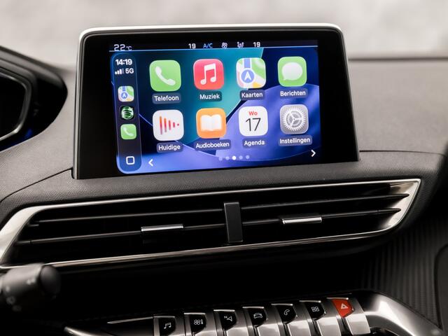 Peugeot 3008 1.2 PureTech Sport Automaat (APPLE CARPLAY, GROOT NAVI, TREKHAAK, PARKEERSENSOREN, SPORTSTOELEN, CRUISE, LANE ASSIST, NIEUWSTAAT)