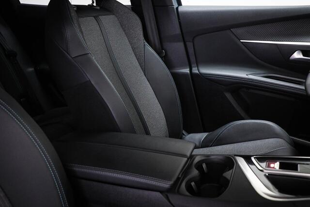 Peugeot 3008 1.6 HYbrid 225 Allure | SOH 99% | LED | DAB | APPE | NAVIGATIE | CAMERA | 18"