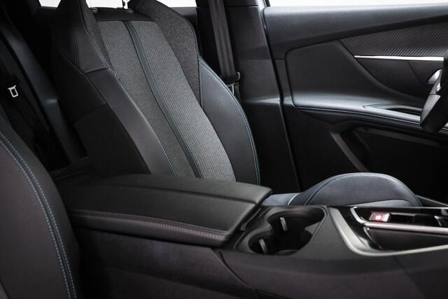 Peugeot 3008 1.6 HYbrid 225 Allure | SOH 99% | LED | DAB | APPLE | CAMERA | 18"