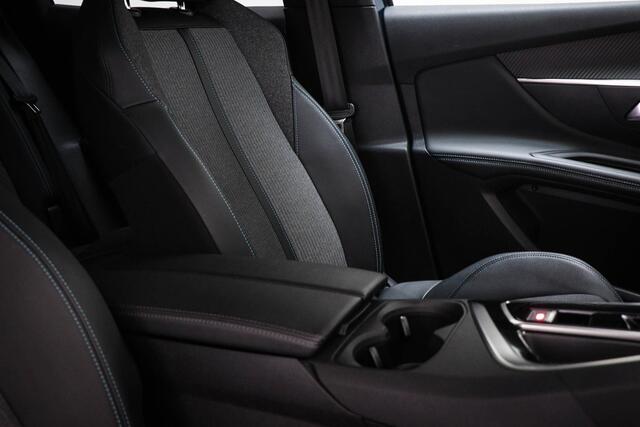 Peugeot 3008 1.6 HYbrid 225 Allure | SOH 99% | LED | DAB | APPLE | NAVIGATIE | CAMERA | 18"