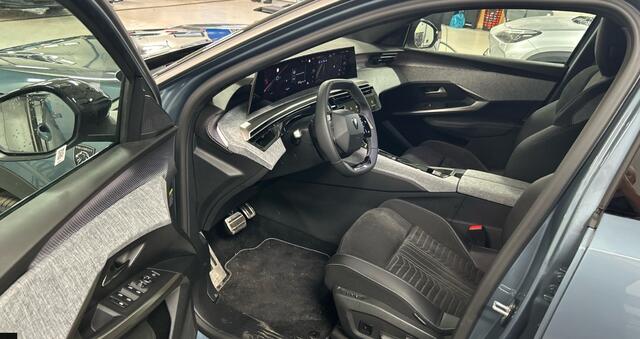 Peugeot 3008 1.2 Hybrid 145 GT Exclusive Trekhaak/Electr vestelbare stoel met massage