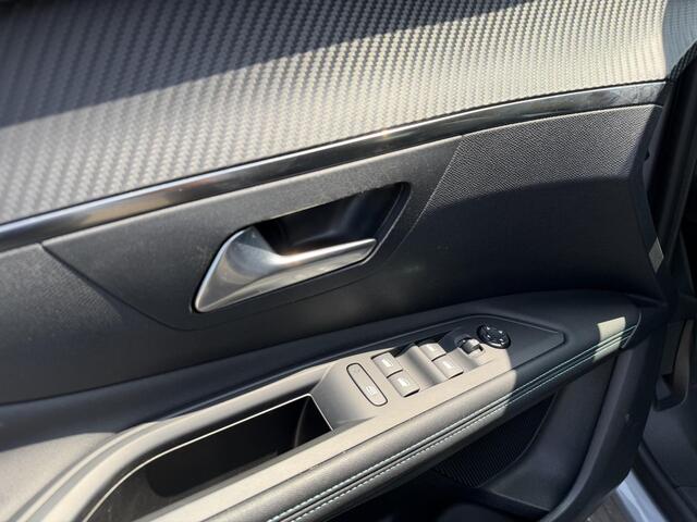 Peugeot 3008 1.6 HYbrid 180 PK Allure Pack Business | Automaat | Plug-In Hybride tot 50 KM Elektrisch | Navigatie | LED Verlichting | Climate Control | Dode Hoek Detectie | Adaptieve Cruise Control | Camera | Parkeersensoren V+A | 18" Lichtmetalen Velgen | Hoge Zitpos