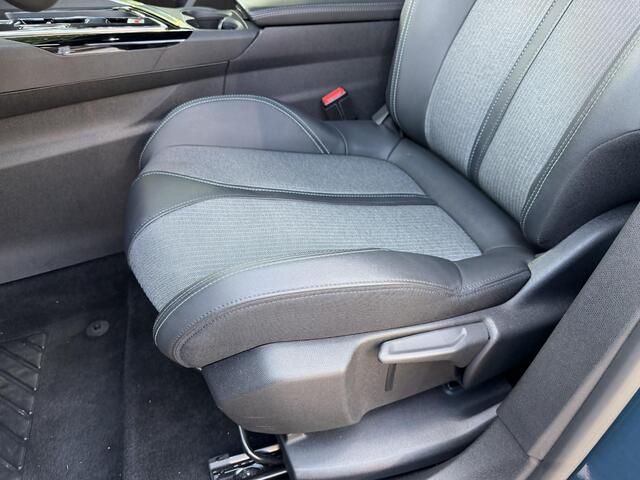 Peugeot 3008 1.6 HYbrid 180 PK Allure Pack Business | Automaat | Plug-In Hybride tot 50 KM Elektrisch | Navigatie | LED Verlichting | Climate Control | Dode Hoek Detectie | Adaptieve Cruise Control | Camera | Parkeersensoren V+A | 19" Lichtmetalen Velgen GT Look | Hog