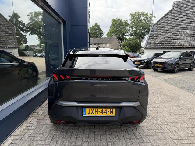Peugeot 3008 1.6 plug-in Hybrid 195 GT Tot 8 jaar Garantie | Stekkerhybride tot 85 KM Elektrisch Rijden | Electrische Achterklep | Navigatie | Stoel & Stuurverwarming | 360 Graden Camera | Keyless Entry | LED Verlichting | 19" Lichtmetalen Velgen |