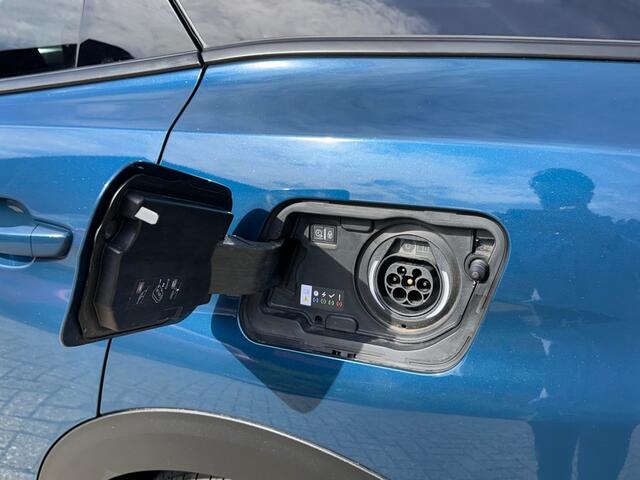 Peugeot 3008 1.6 HYBRID ALLURE