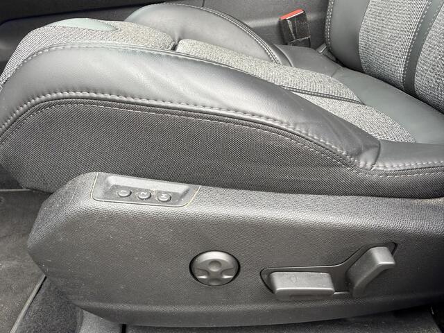 Peugeot 3008 1.6 e-THP 165pk Allure Aut., Trekhaak | Camera | Navi & CarPlay