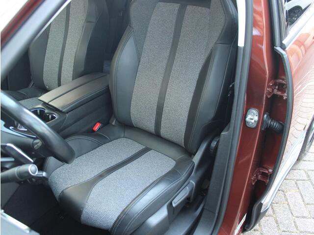 Peugeot 3008 1.6 e-THP Allure Automaat | Camera/Trekhaak/Navi/1550KG Trekgewicht