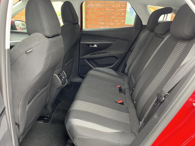 Peugeot 3008 PureTech 130 Active Automaat | Trekhaak afneembaar | Carplay/Android Auto | Parkeersensoren voor + achter | Cruise Control | Climate Control | Navigatie | Bluetooth |