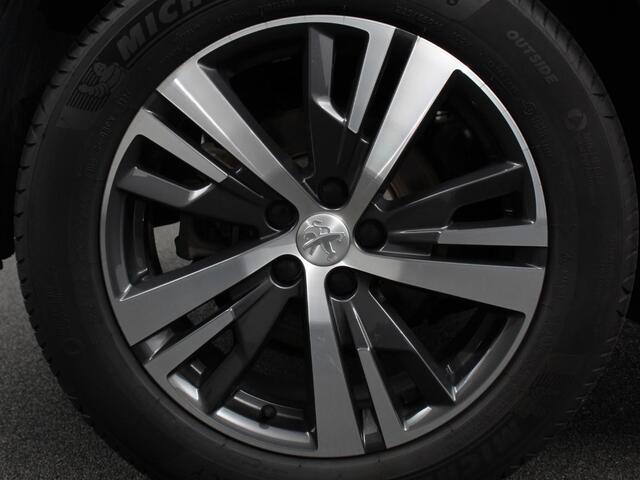 Peugeot 3008 1.2 PureTech Allure Climate control Adaptive cruise control Achteruitrijd camera Parkeersensoren Verwarmde voorstoelen LED Navigatie Apple Carplay/ Android Auto