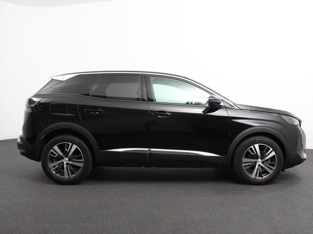 Peugeot 3008 1.2 PureTech Allure Climate control Adaptive cruise control Achteruitrijd camera Parkeersensoren Verwarmde voorstoelen LED Navigatie Apple Carplay/ Android Auto