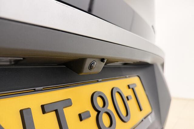 Peugeot 3008 1.6 plug-in Hybrid 195 Allure | tot 97km Elektrische range | Trekhaak | 1550kg trekvermogen | Panoramic Navigatie | Achteruitrijcamera | Adaptieve Cruise