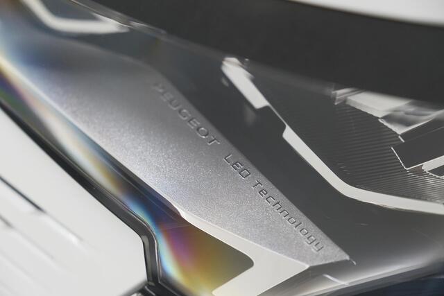 Peugeot 3008 1.6 Plug-in HYbrid 225 Allure | Camera | Dodehoekdetectie | Navigatie | Apple Carplay