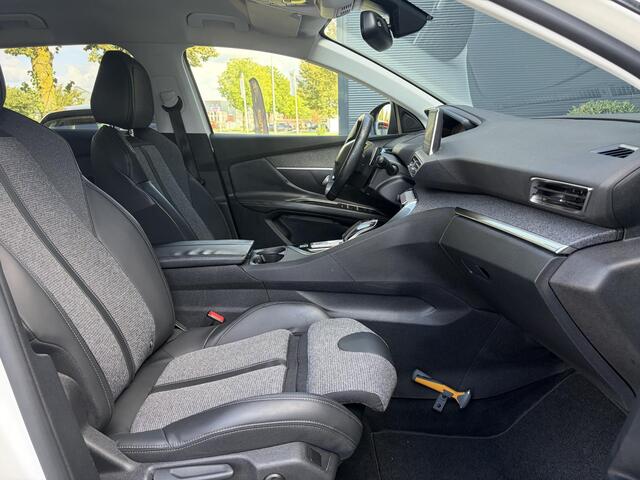 Peugeot 3008 1.2 PureTech Allure ?1e Eigenaar?D-riem vv 2024?360° Camera?Navi?Trekhaak?Carplay?131pk?Dealer Onderhouden?Keyless?Memory stoelen?Halfleder?Pdc V+A?Stoelverw?Dodehoeksensor?17''Lm velgen?N.A.P?Apk tot 03-2027