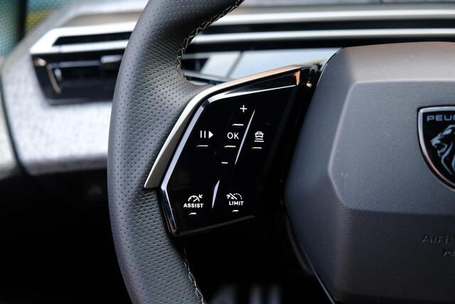 Peugeot 3008 1.2 Hybrid 145pk e-DCS6 GT | Navi | App Connect | Climate | Adaptive Cruise | Camera | Elektrische Achterklep | Winter Pakket