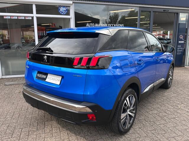 Peugeot 3008 1.6 HYBRID ALLURE