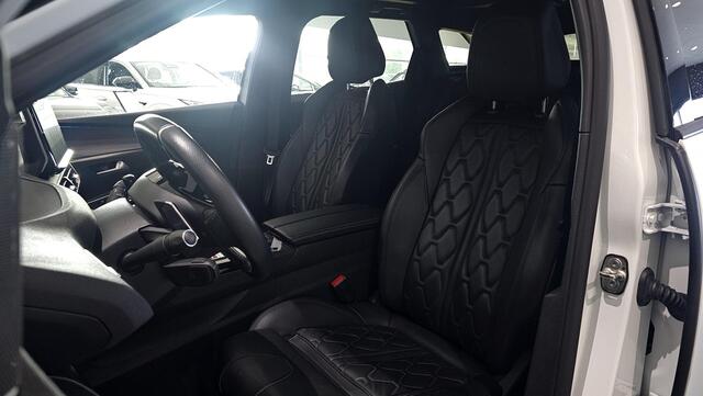 Peugeot 3008 1.2 PureTech GT Pack Business | Automaat | Panoramisch schuifdak | Adaptieve Cruise Control | Camera | Apple Carplay/Android auto