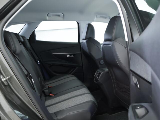Peugeot 3008 BWJ 2017 | 1.2T 131PK Premium | CLIMA | NAVI | LEDER/STOF | CAMERA A | CARPLAY | PDC 2X | PRIVACY GLASS |
