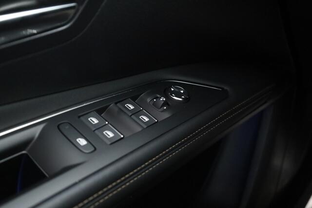 Peugeot 3008 1.6 HYbrid 225 GT | Rijklaar!! | Pano | Adapt. Cruise | Camera + PDC | Keyless | Apple CarPlay | dodehoekdet.