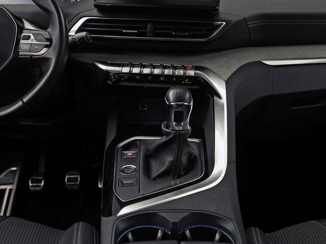 Peugeot 3008 1.2 PureTech GT Line (PANORAMADAK, APPLE CARPLAY, GROOT NAVI, LEDER, STOELVERWARMING, SPORTSTOELEN, GETINT GLAS, KEYLESS, NIEUWSTAAT)