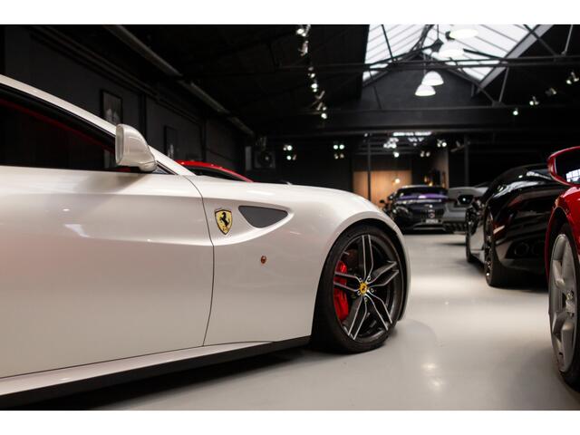 Peugeot 3008 1.2 PureT. GT Line Panodak Navi Camera Climate PDC Stoelverwarming Keyless Entry & Go Cruise C. LM velgen Afneembaar trekhaak