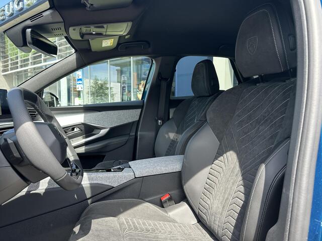 Peugeot 3008 e-3008 GT 73 kWh / Camera Voor & Achter / 360° Camera / Keyless Entry / Warmtepomp / Adaptieve Cruise Control