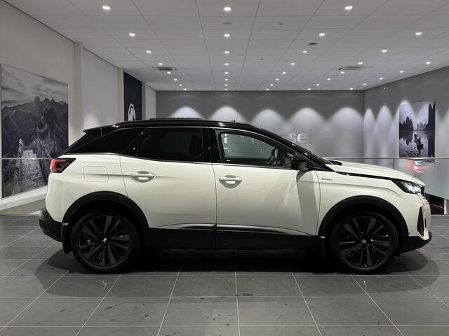 Peugeot 3008 1.6 HYbrid 225 GT Automaat | Climate Control | Elek. Schuif / Kantel Dak | Elek. Kofferklep | Voorstoelen Verwarmd | Full Map Navigatie | Apple Carplay / Android Auto | Camera | Parkeersensoren