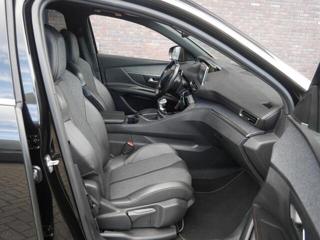 Peugeot 3008 1.2 PureTech GT Line | Panoramadak | Navigatie | Achteruitrij Camera | Apple Carplay | Climate/Cruise Control | Led Koplampen | 19inch Lichtmetalen Velgen