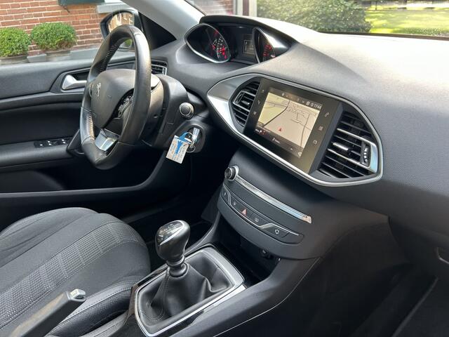 Peugeot 308 1.2 PT Blue L. Ex Panodak, Navi, LMV, 1e Eigenaar