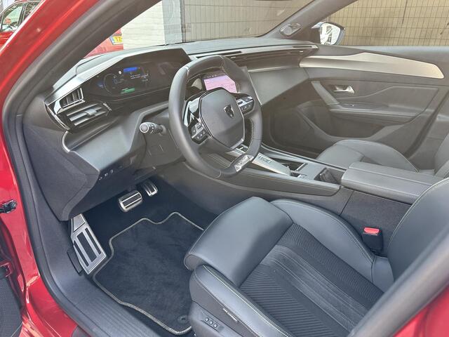 Peugeot 308 SW 1.6 HYbrid 225 GT | Meest Complete Uitvoering ! | Panorama Schuif- / Kanteldak | Trekhaak 1450 KG | FOCAL Audio | Stoelverwarming & Massage | Elektrische Kofferklep | Matrix LED Verlichting | 18" PORTLAND Velgen |