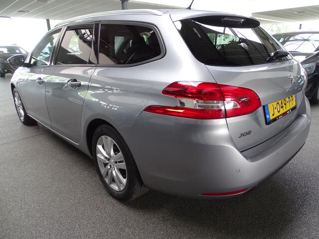 Peugeot 308 SW 1.2 PureTech Executive, Pano, Cruise, Navi, PDC