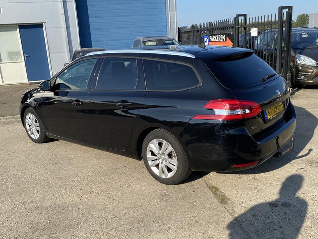 Peugeot 308 SW 1.6 BlueHDI 120 PK EURO 6 Blue Lease Executive, 6-BAK, AIRCO(CLIMA), CRUISE CONTROL, PARKEERSENSOREN V+A, PANORAMADAK, GROOT NAVIGATIE, BLUETOOTH-RADIO-USB-AUX, 4X ELEK-RAMEN, ISOFIX, CENT-VERGRENDELING, LED DAGRIJVERLICHTING, LM-VELGEN, TREKHAAK