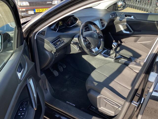 Peugeot 308 SW 1.6 BlueHDI 120 PK EURO 6 Blue Lease Executive, 6-BAK, AIRCO(CLIMA), CRUISE CONTROL, PARKEERSENSOREN V+A, PANORAMADAK, GROOT NAVIGATIE, BLUETOOTH-RADIO-USB-AUX, 4X ELEK-RAMEN, ISOFIX, CENT-VERGRENDELING, LED DAGRIJVERLICHTING, LM-VELGEN, TREKHAAK