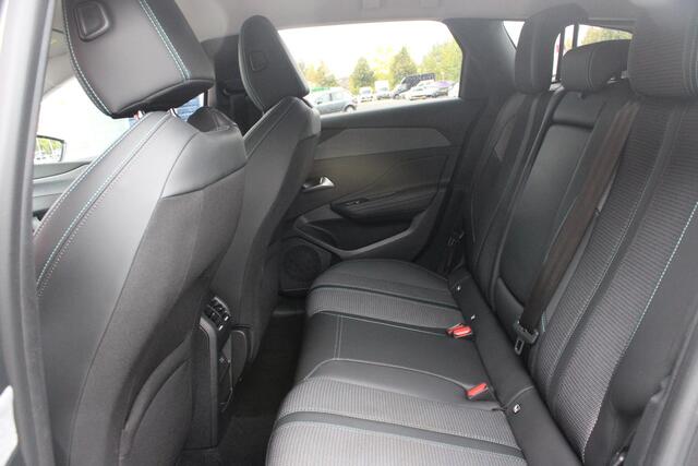 Peugeot 308 SW 1.2 130PK AUTOMAAT ALLURE PACK BUSINESS | NAVIGATIE | DRAADLOZE APPLE CARPLAY/ANDROID AUTO | KEYLESS ENTRY/START | DAB+ RADIO | LICHTMETALEN VELGEN 17" | ADAPTIVE CRUISE CONTROL | ACHTERUITRIJ CAMERA | CLIMATE CONTROL | PARKEERSENSOREN VOOR EN ACHTER |