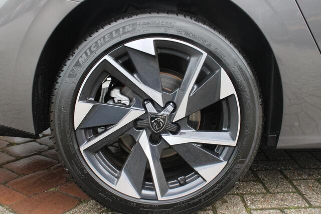 Peugeot 308 SW 1.2 130PK AUTOMAAT ALLURE PACK BUSINESS | NAVIGATIE | DRAADLOZE APPLE CARPLAY/ANDROID AUTO | KEYLESS ENTRY/START | DAB+ RADIO | LICHTMETALEN VELGEN 17" | ADAPTIVE CRUISE CONTROL | ACHTERUITRIJ CAMERA | CLIMATE CONTROL | PARKEERSENSOREN VOOR EN ACHTER |