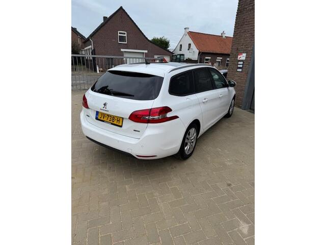 Peugeot 308 SW 1.2 PureTech Blue Lease Executive