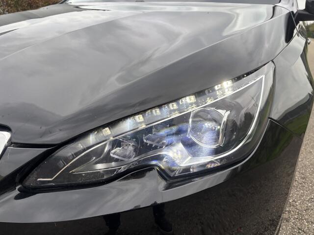 Peugeot 308 SW 1.2 PureTech Blue Lease Premium / NAVI / LED / XENON / CRUISE / 124dkm! NAP!