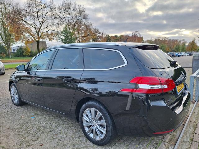 Peugeot 308 SW 1.2 PureTech Allure ,CLIMA/PDC/NAVI/PANORAMA/ENZ....
