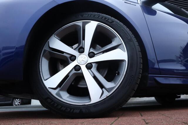 Peugeot 308 1.2 PureTech GT-line | Dealer onderhouden | Pano | Lane-assist | Mirror-Link | PDC + Camera | Leder | LED | Cruise |