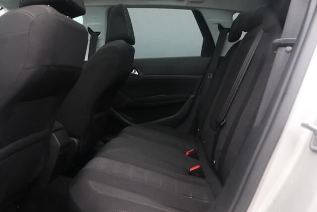 Peugeot 308 SW BWJ 2016 1.2 131 PK Blue Lease Premium PANORAMADAK / AUTOMAAT / PRIV. GLAS / CLIMA / NAVI / CRUISE / BLUETOOTH / PDC V+A / LMV 16 INCH / MULTIFUNCT. STUUR