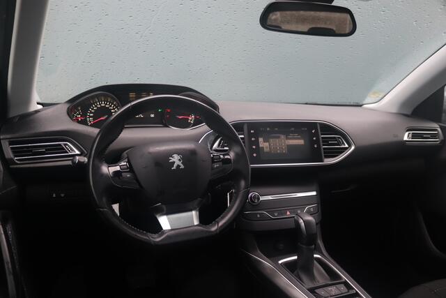 Peugeot 308 SW BWJ 2016 1.2 131 PK Blue Lease Premium PANORAMADAK / AUTOMAAT / PRIV. GLAS / CLIMA / NAVI / CRUISE / BLUETOOTH / PDC V+A / LMV 16 INCH / MULTIFUNCT. STUUR