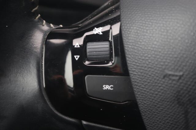 Peugeot 308 SW BWJ 2016 1.2 131 PK Blue Lease Premium PANORAMADAK / AUTOMAAT / PRIV. GLAS / CLIMA / NAVI / CRUISE / BLUETOOTH / PDC V+A / LMV 16 INCH / MULTIFUNCT. STUUR