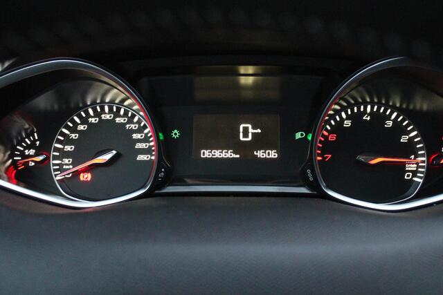 Peugeot 308 1.2 110PK ALLURE | NAVIGATIE | PARKEER SENSOREN VOOR EN ACHTER | FULL LED KOPLAMPEN | LICHTMETALEN VELGEN | ALL SEASON BANDEN | CLIMATE CONTROL | CRUISE CONTROL |